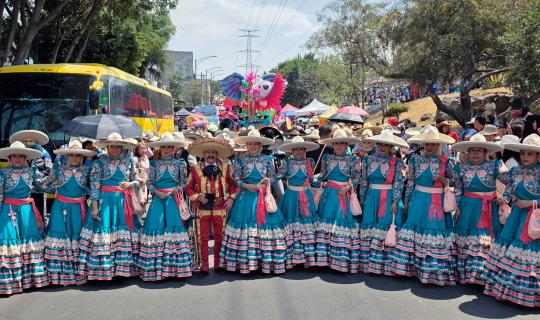 Santiago Acahualtepec, Cuando el "Cerro del Acahual" Se Viste de Carnaval y Memoria Viva