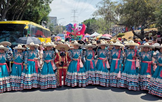 Santiago Acahualtepec, Cuando el "Cerro del Acahual" Se Viste de Carnaval y Memoria Viva