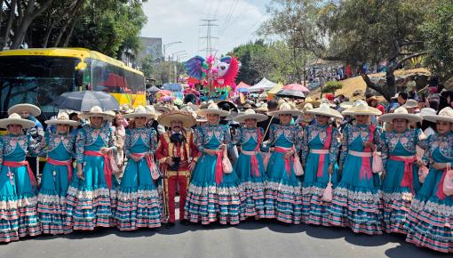 Santiago Acahualtepec, Cuando el "Cerro del Acahual" Se Viste de Carnaval y Memoria Viva
