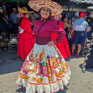 Soy Puro Mexicano en el Cierre de Carnaval 2026 del Club Social de Charros Los Colorados de Marco Antonio Alcántara e invitados, en la colonia El Pino, municipio de La Paz (Los Reyes Acaquilpan), Estado de México. Los rostros de los participantes viviendo la tradición... 👉 Más fotos del evento disponibles en la Comunidad Soy Puro Mexicano en: comunidad.soypuromexicano.mx #SoyPuroMexicano #LoQueteHaceSerMexicano #LosReyesAcaquilpan #TradicionesMexicanas #OrgulloMexicano #CharrosLosColorados #CarnavalesdeMéxico #ComparsasdeCharros