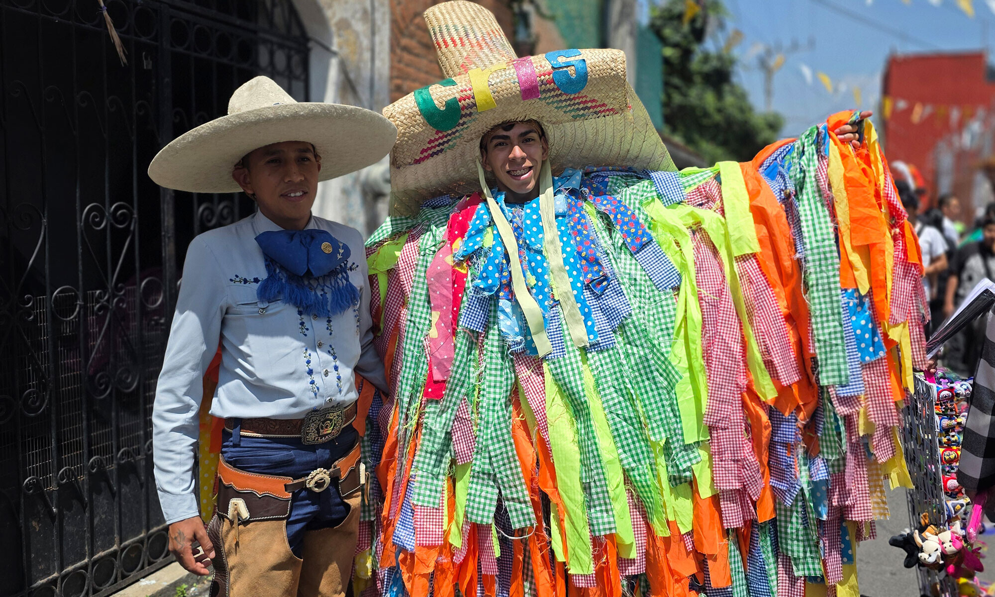 60 Años de Fe, Jolgorio y Tradición: El Señor de los Milagros Hace Vibrar al Barrio de San Francisco en La Magdalena Contreras