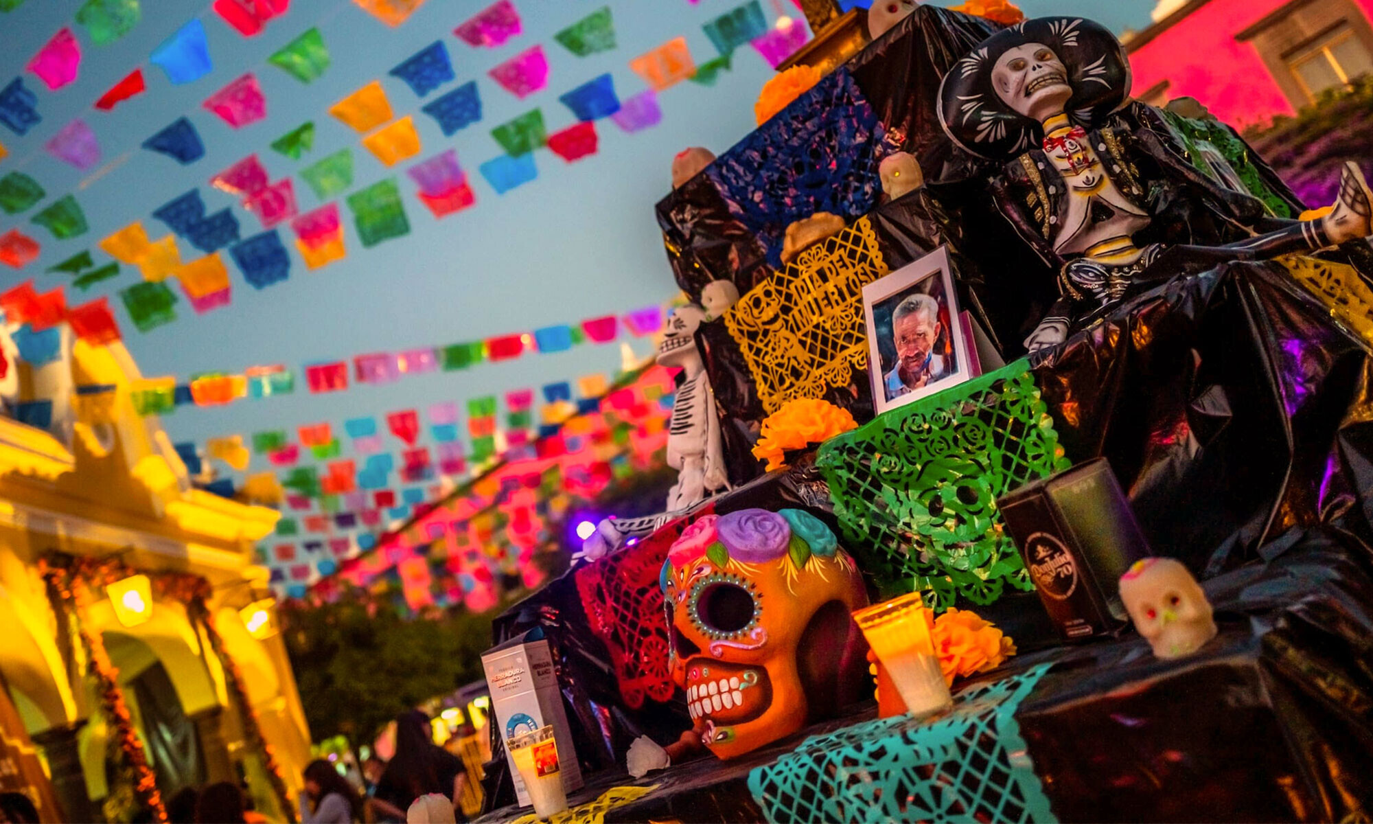 Día de muertos en Xochimilco, donde la memoria florece: el alma de México entre canales, leyendas y tradiciones