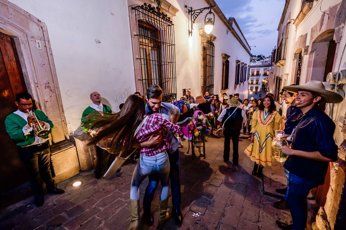 Tradicional Callejoneada en Zacatecas