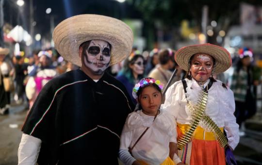 ¡Brinco de Fe y Tradición! La Calavereada 2025 en Xochimilco