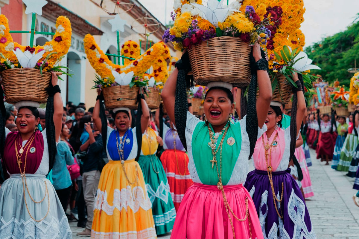 Disfruta de la de la Guelaguetza sin salir de casa